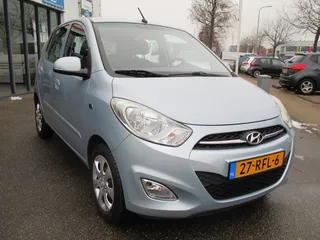 HYUNDAI I 10 1.2 i-Motion Cool Automaat