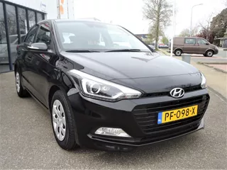 HYUNDAI I 20 1.0 T-GDi Comfort + navigatie + trekhaak